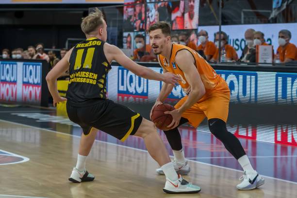 年轻或新晋 年轻或新晋